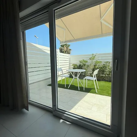 Sunbeach 44 - Luxury Couette-café