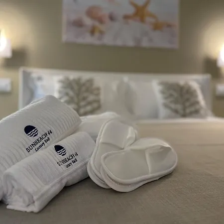 Sunbeach 44 - Luxury Couette-café 4*